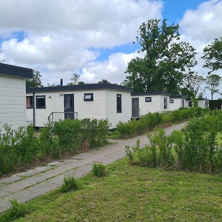 Ferienwohnung Holiday Chalet Basic Hensbroek Exterior foto